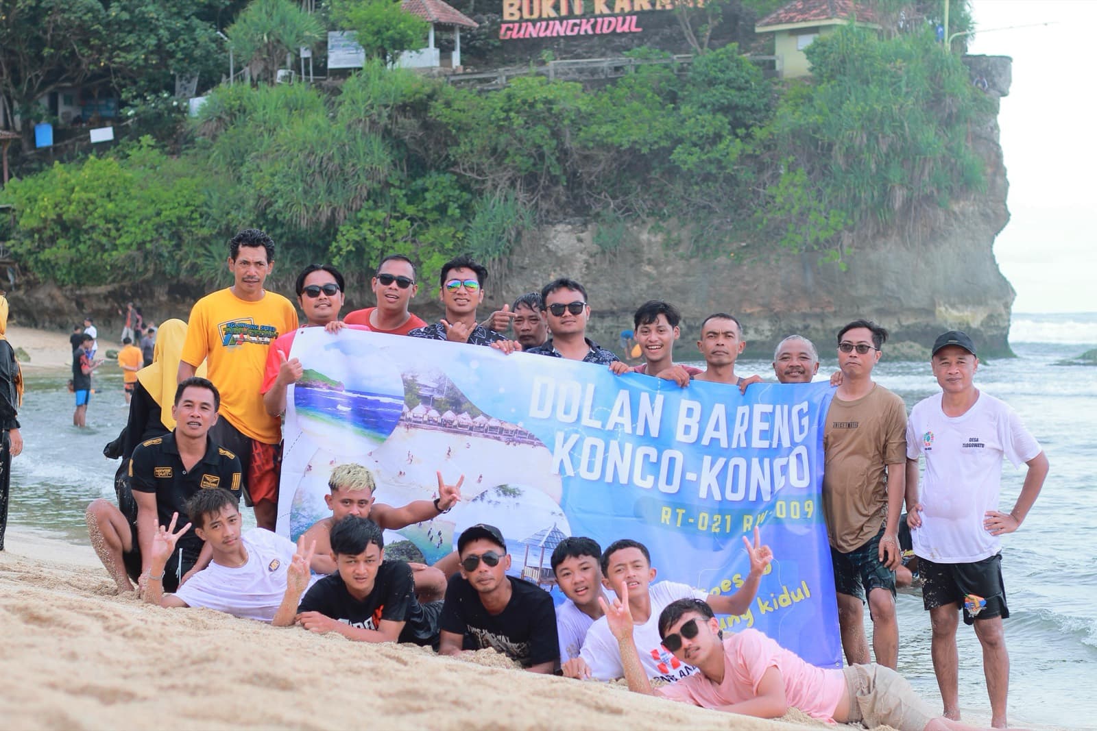Foto rombongan Karang Taruna